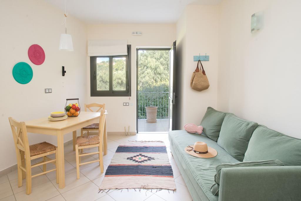 Mylos Apartments ジアロヴァ エクステリア 写真